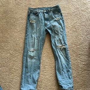 Women’s Levi  straight jeans.